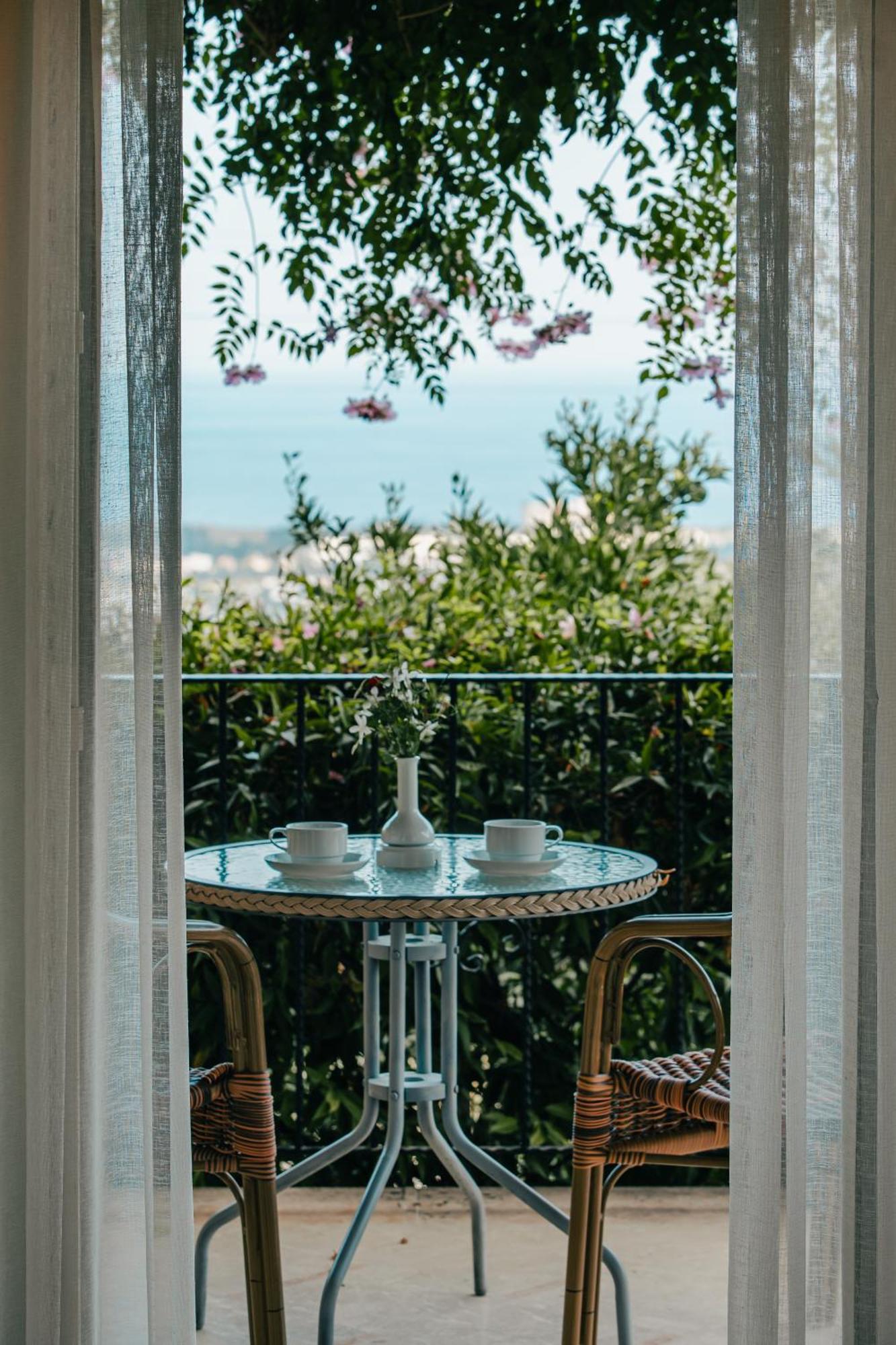 Bellapais Gardens 호스텔 외부 사진
